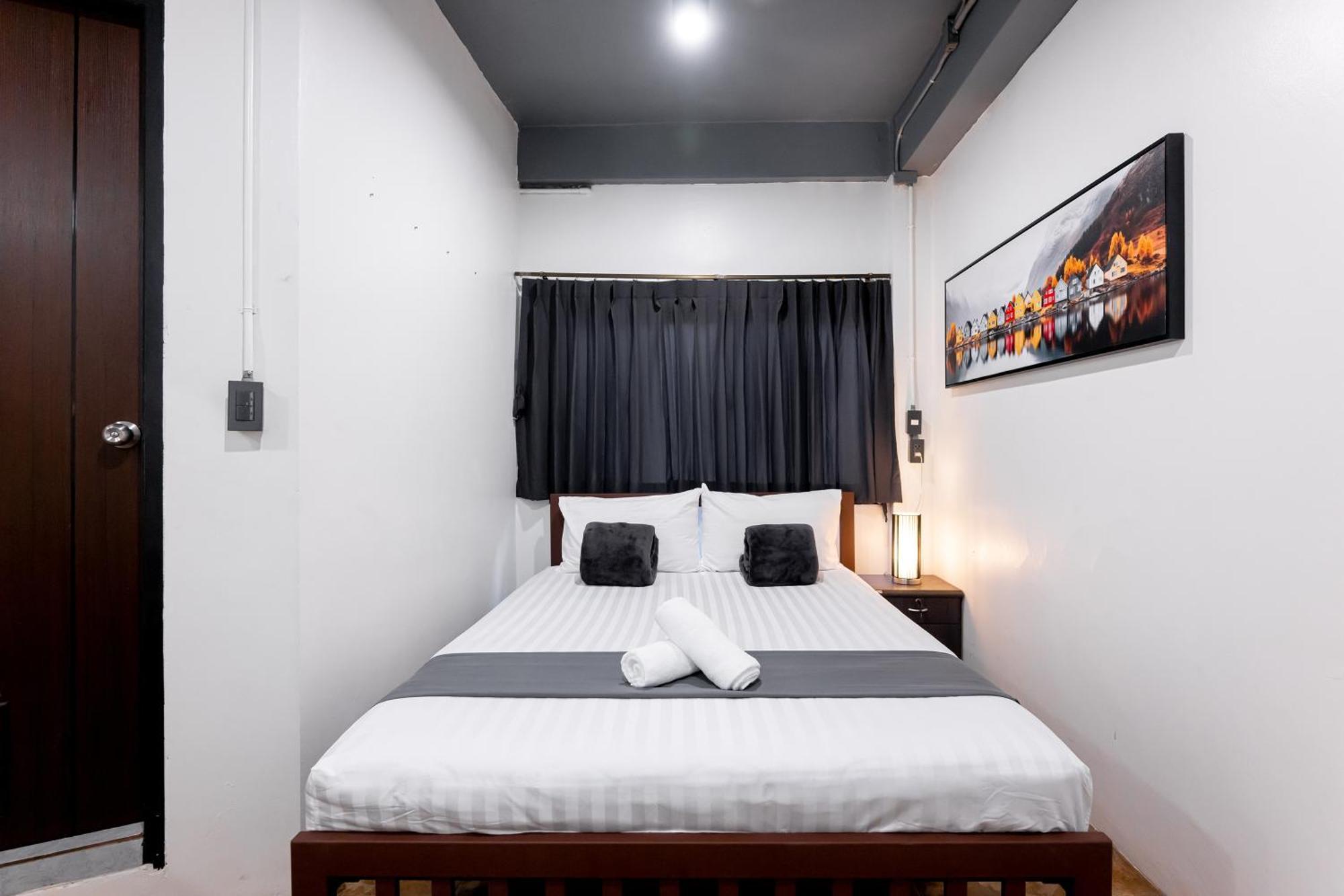 Vibes Hostel Бангкок Экстерьер фото