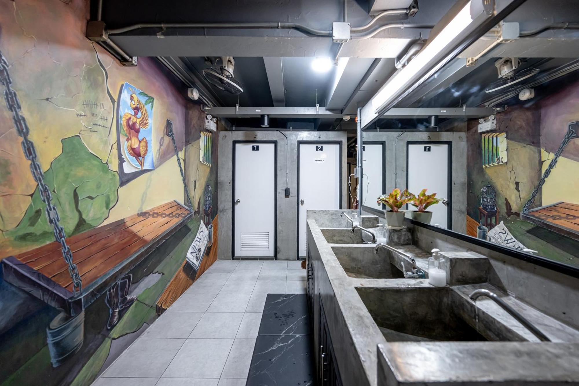 Vibes Hostel Бангкок Экстерьер фото