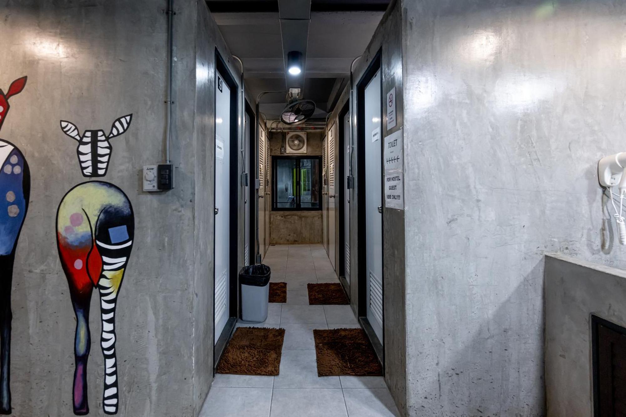 Vibes Hostel Бангкок Экстерьер фото