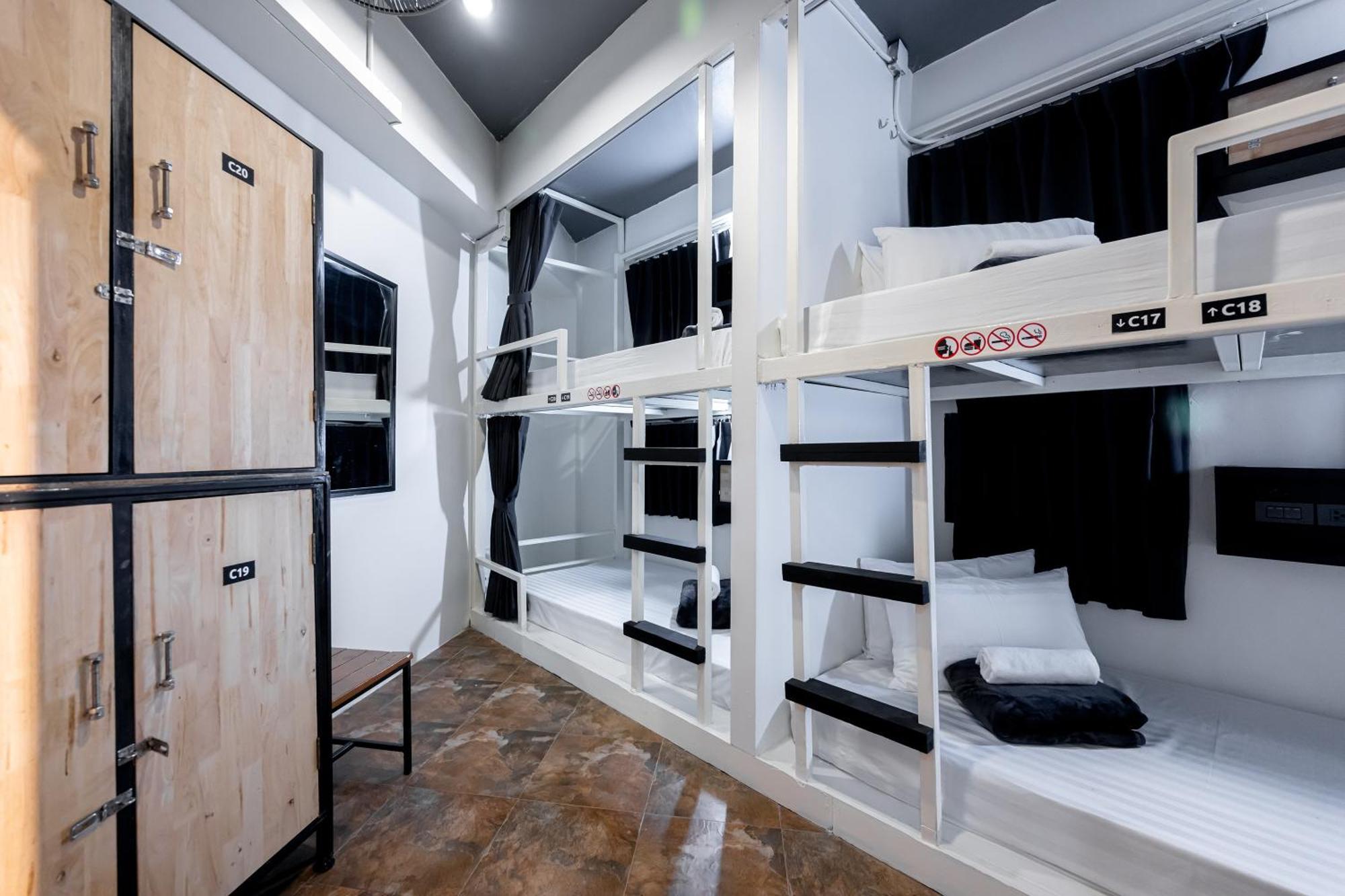 Vibes Hostel Бангкок Экстерьер фото