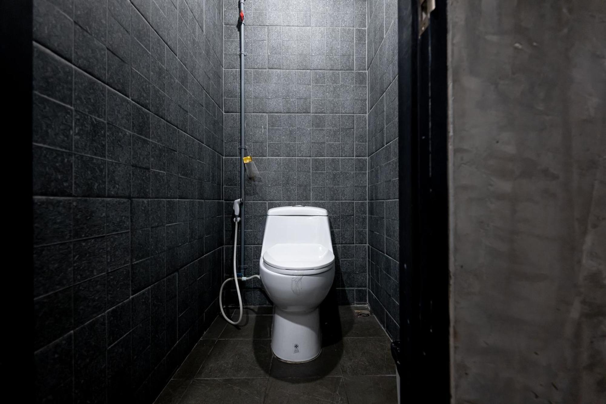 Vibes Hostel Бангкок Экстерьер фото