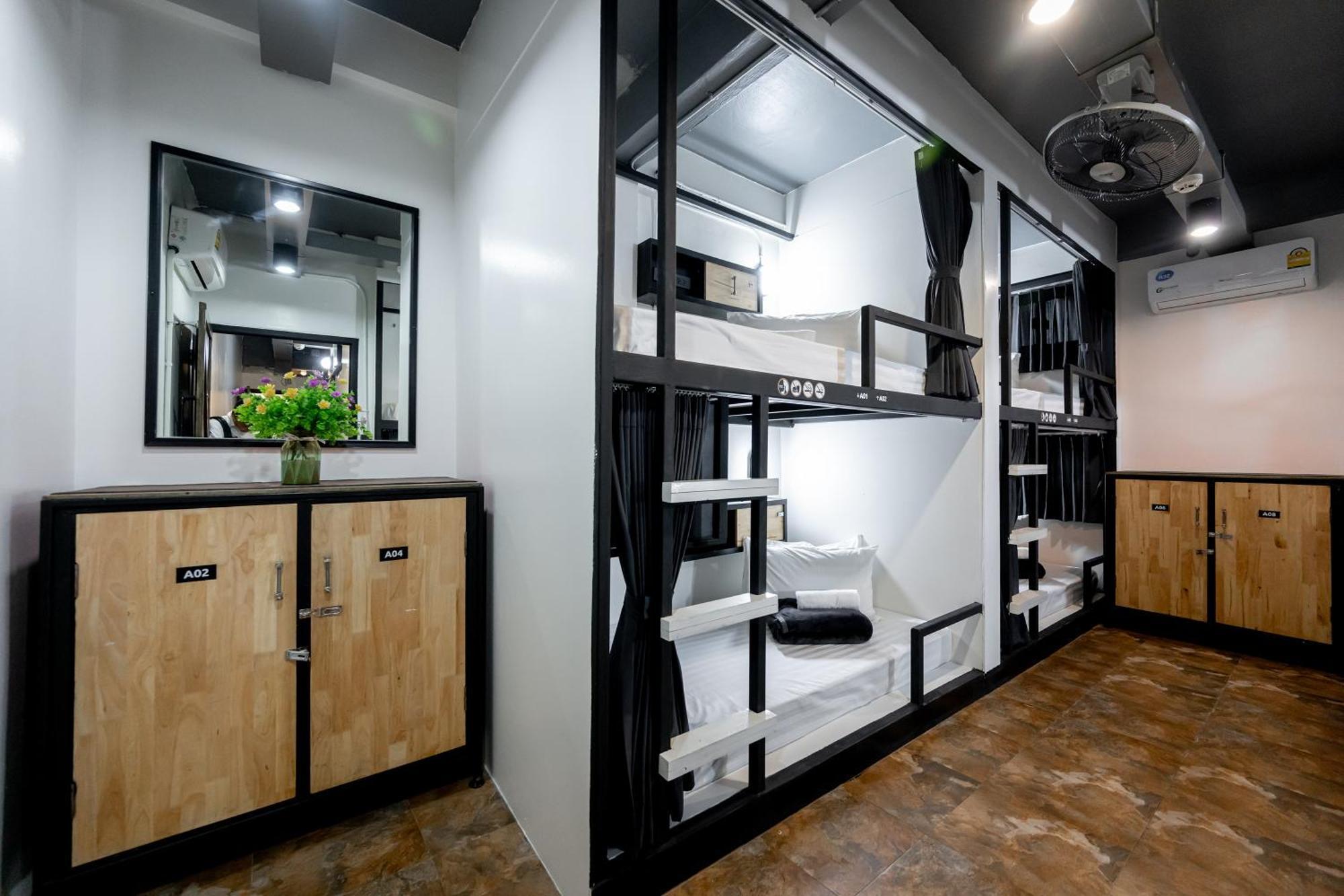 Vibes Hostel Бангкок Экстерьер фото