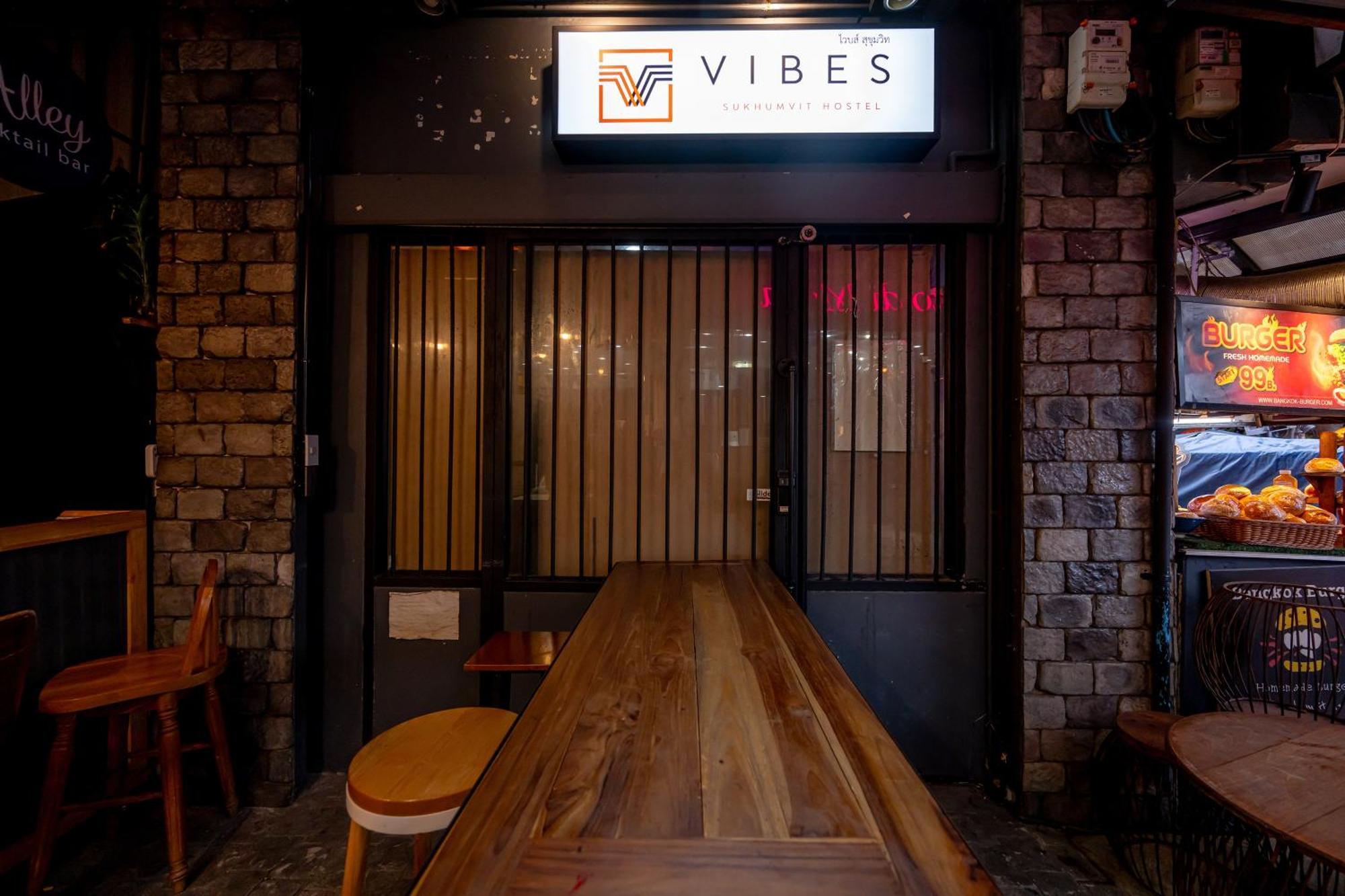 Vibes Hostel Бангкок Экстерьер фото