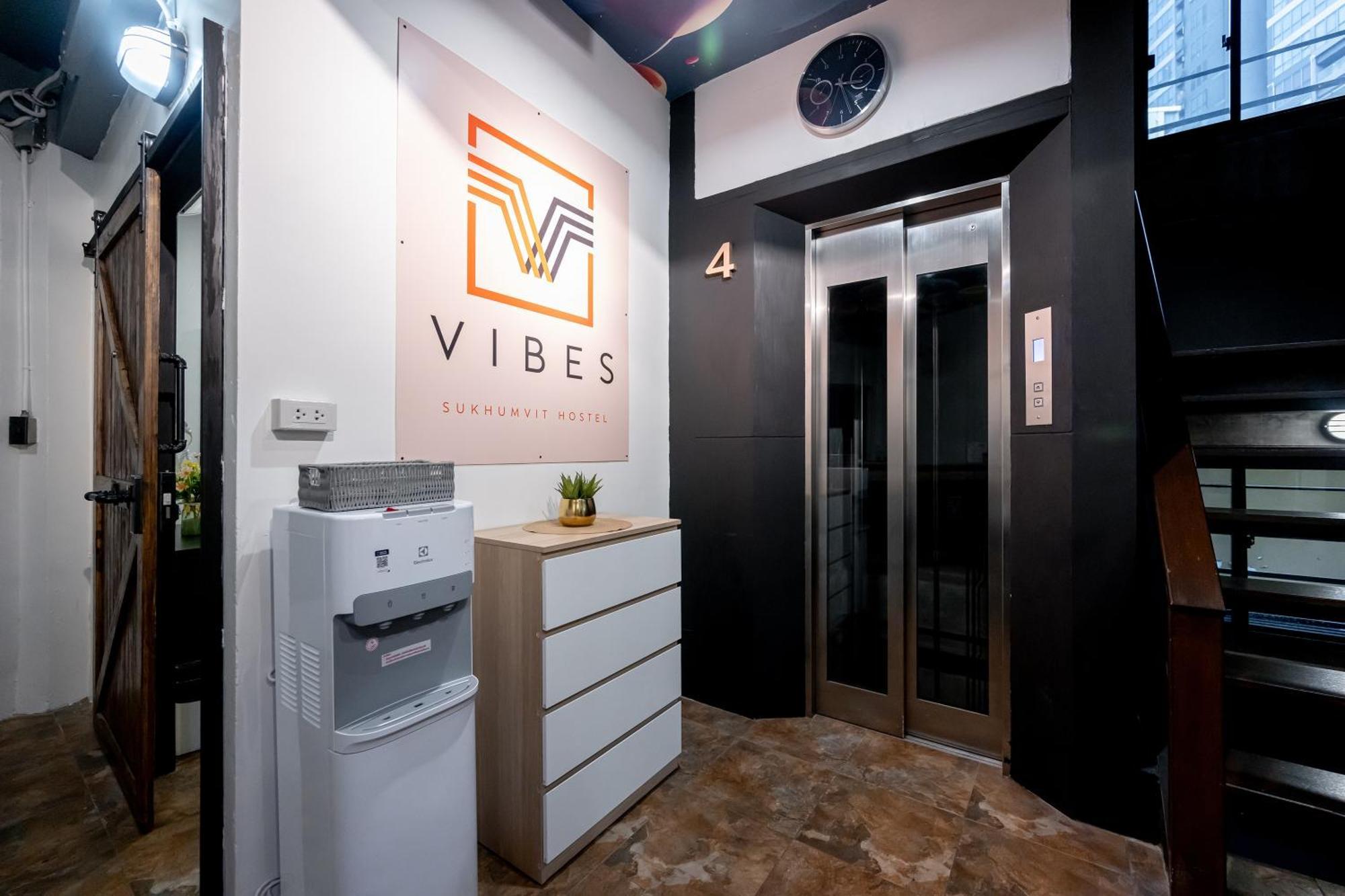 Vibes Hostel Бангкок Экстерьер фото